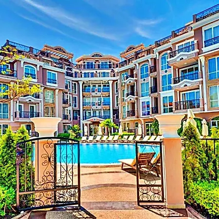 Izida Palace - Premium Apartamento
